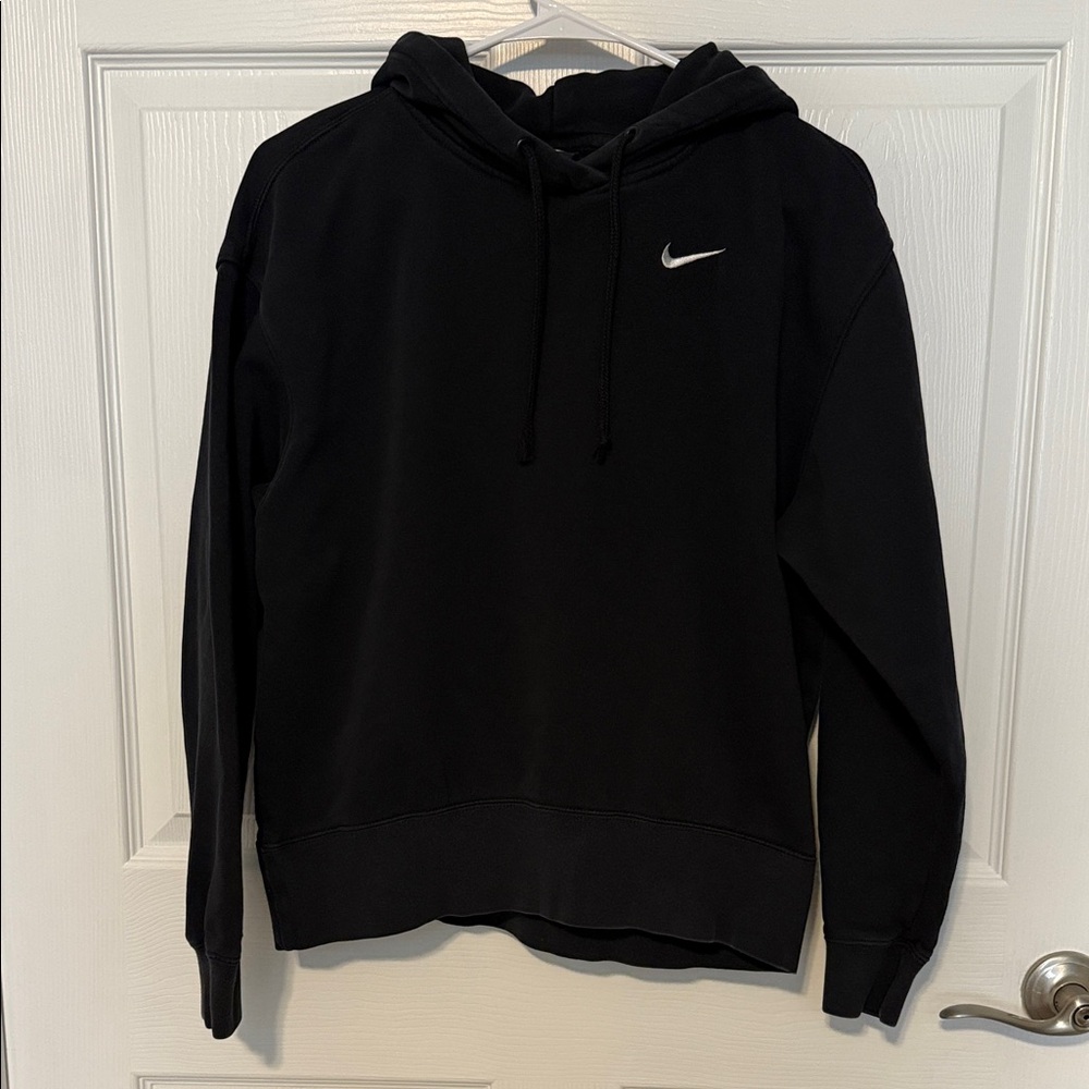 Nike women’s  Black Pullover Hoodie